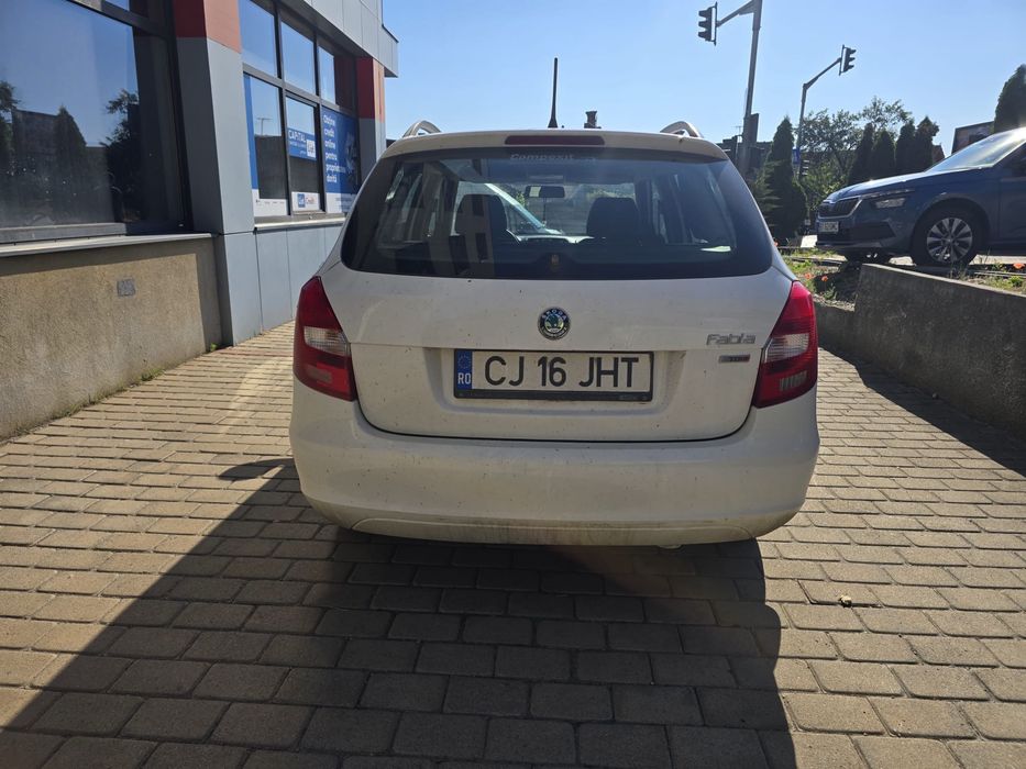 SKODA Fabia 2012 — imagine 4
