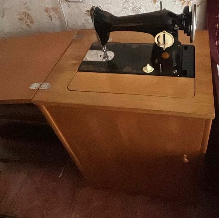 Продам швейную машинку ПМЗ