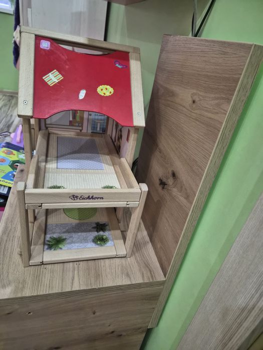 Дървена детска къщичка