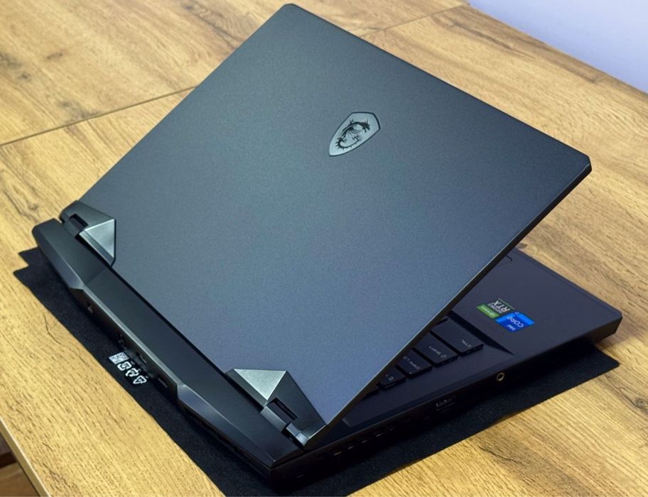 MSI LEOPARD GP66 PRO 240HZ Ulrta fast ekran gaming notebook