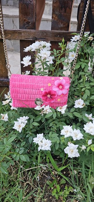 Плетени дамски чантичка