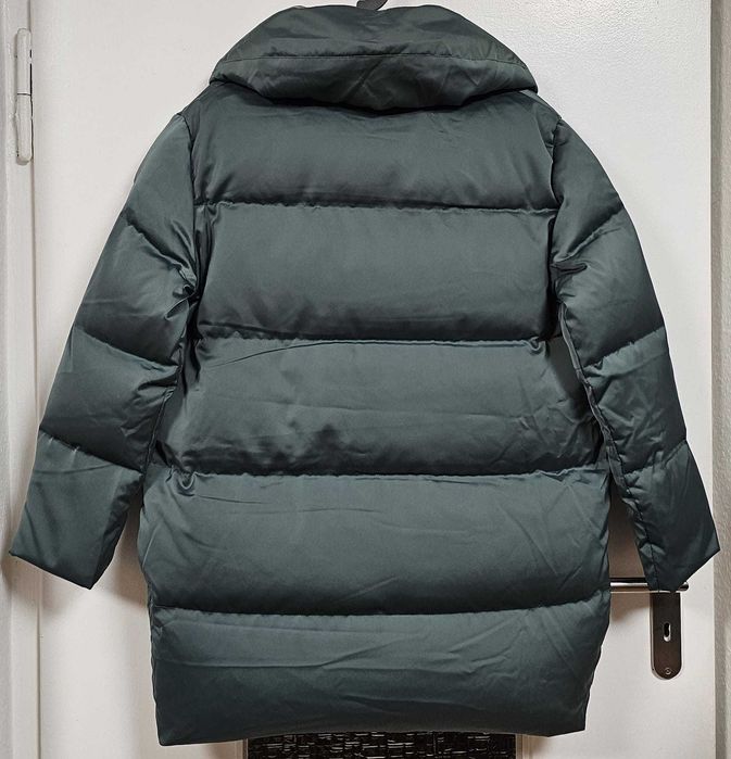 Пуховик. Фирма H&M.  80% пуха, 20% пера