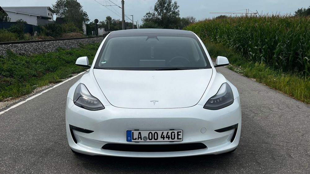 TESLA Model 3 2021 — imagine 2