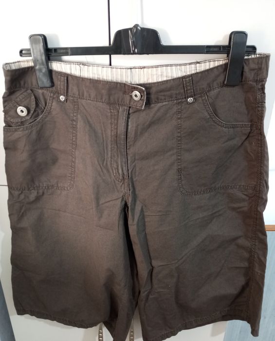 Pantaloni scurți subțiri mărimea 44, marca C&A