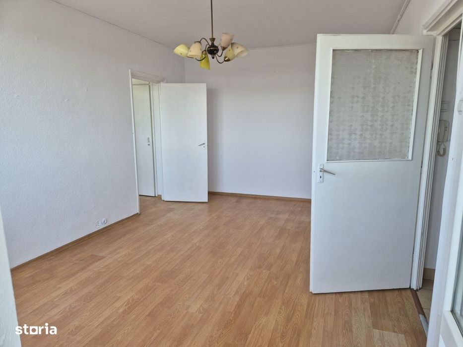METROU 1 MAI apartament 2 camere FARA RISC SEISMIC - se accepta credit - Vedere 4
