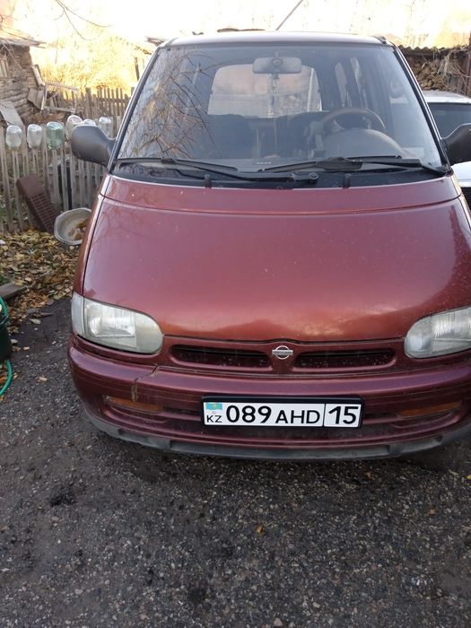 Продам,минибус. Nissan serena девяносто третьего года .
