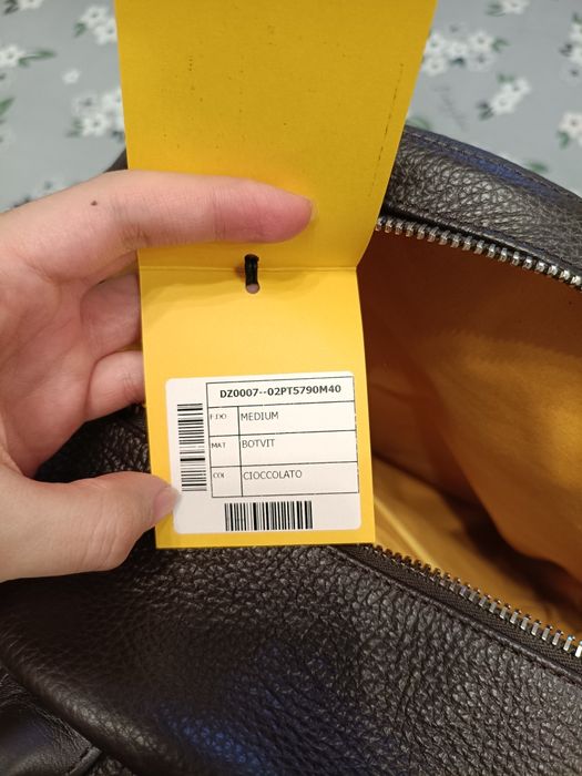 Продам сумку Doucals