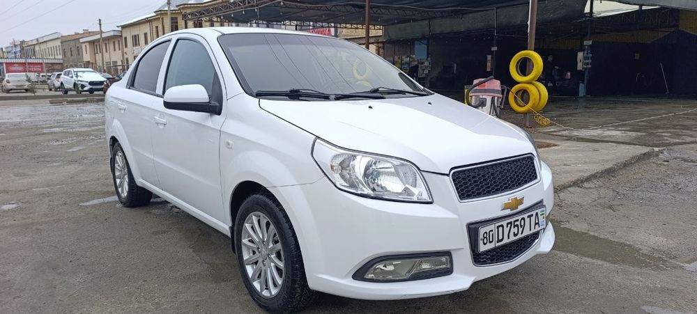 Нексия 3 сотилади