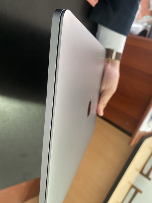 MacBook Pro m1 99 emkost 8/512