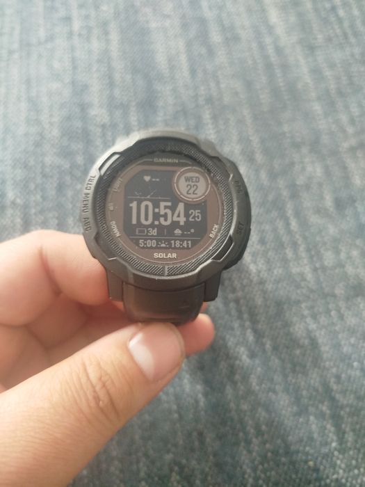 Продаю Garmin Instinct 2 Solar