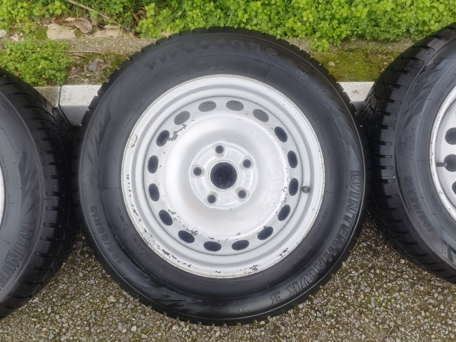 Продава се комплект зимни гуми с джанти – 195/65 R15 • 6Jx15 H2 • ET47
