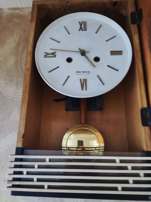 Часы настенные ..