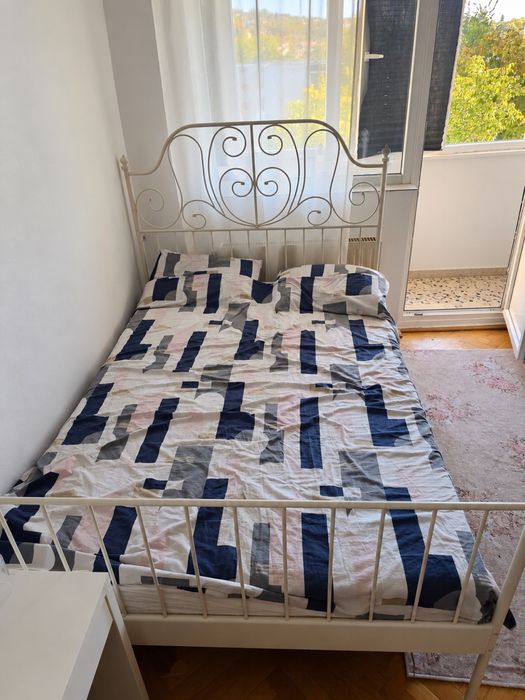 Cadru de pat metalic cu saltea si somiera medicala