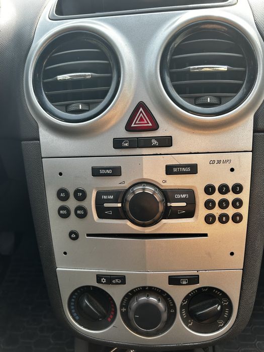 Опель корса д продам