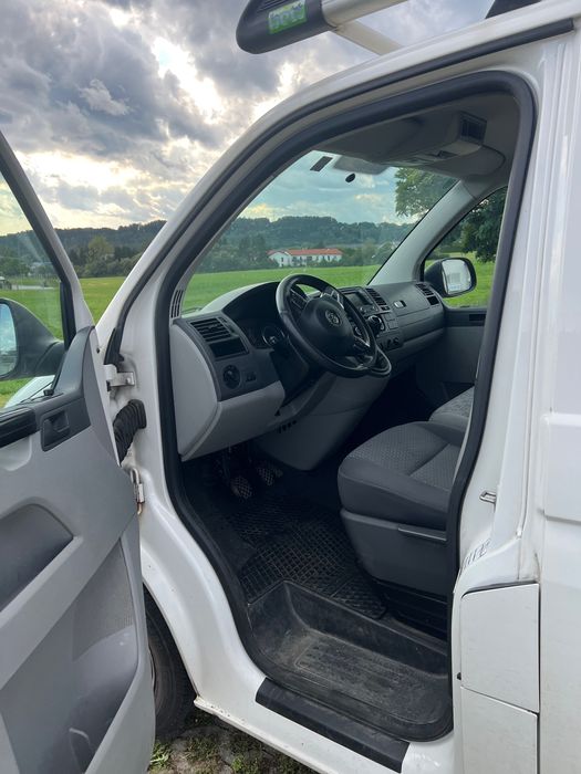 VW Transporter T5 2.0 TDI – autoutilitară (Kastenwagen)