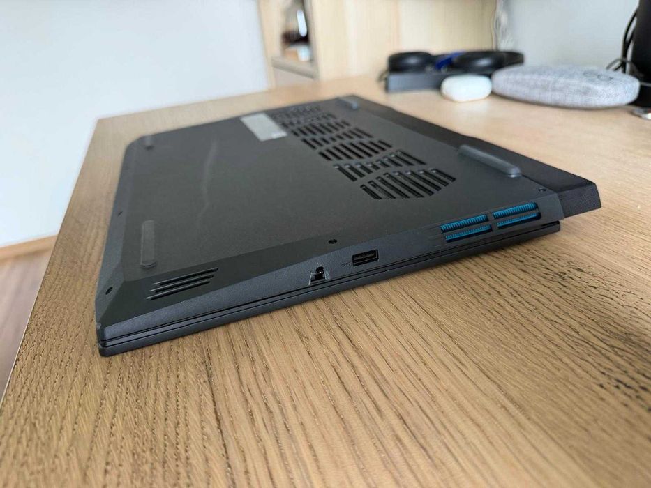 Laptop gaming Lenovo (15ARH7) AMD Ryzen™ 5 6600H 4.50 GHz, NVIDIA RTX™ 3050 4GB GDDR6, Memorie 16GB DDR5, SSD 512GB  15.6" 120Hz