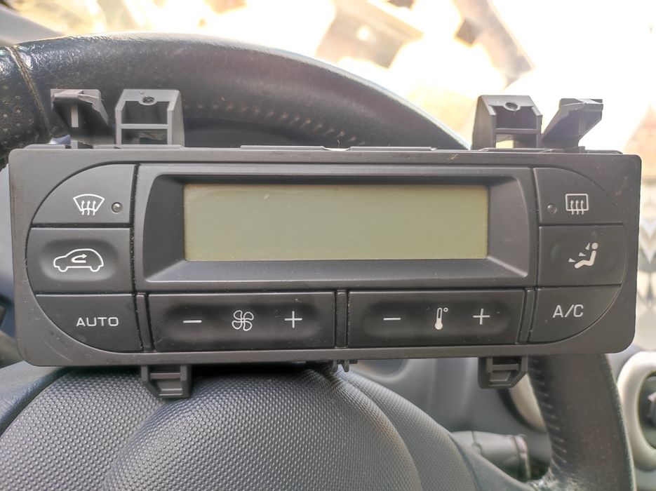 Панел климатроник за Пежо-1007