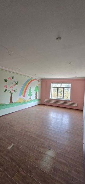 Кибрай марказида 2эт 8хона.