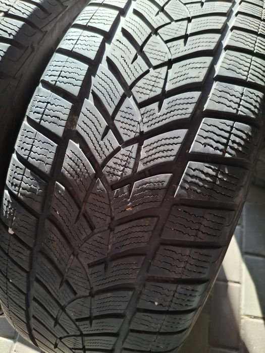 2 Anvelope de iarnă 235 55 r18 Goodyear