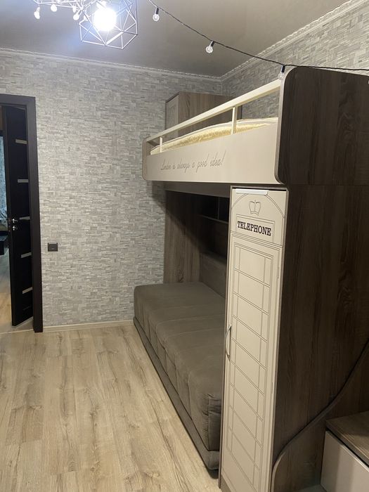 Продаю спальный  детский/подростковый гарнитур