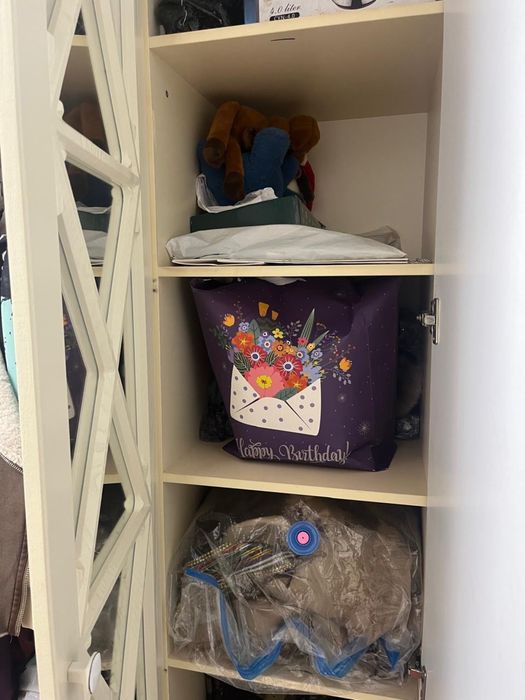 Продается вместительный шкаф