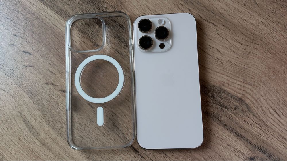 Iphone 16 pro 256Gb, цвет- пустынный титан