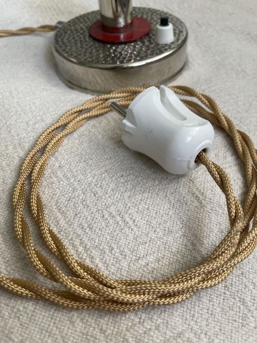 Lampa veche reconditionata.