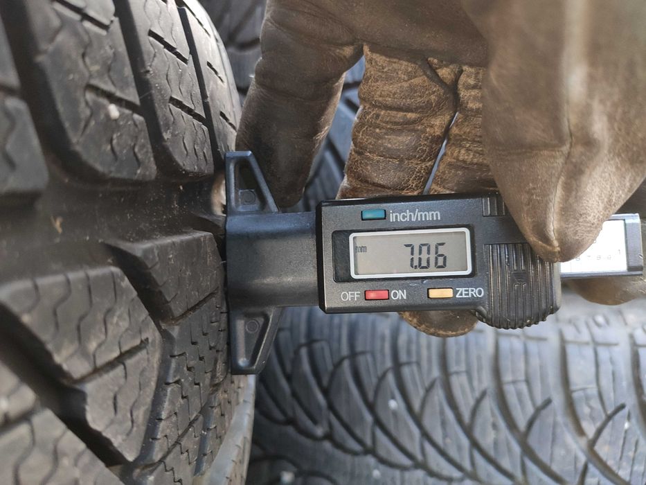 2бр Зимни гуми 215 60 16 - Pirelli - DOT 2022