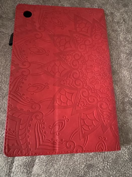 Чехол на планшет кожа цвет бордо