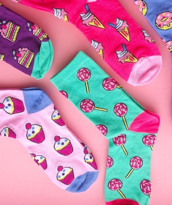 Шарени забавни чорапи