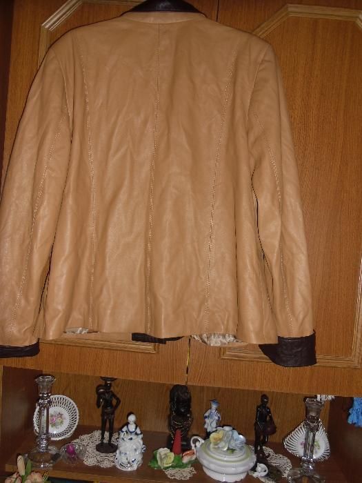 Haina noua din piele,noua