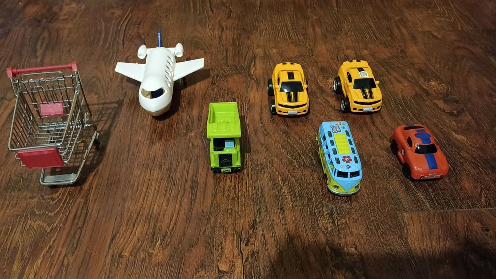 Детски колички 7 броя, 15евро, 2- те жълти колички са Трансформърс.