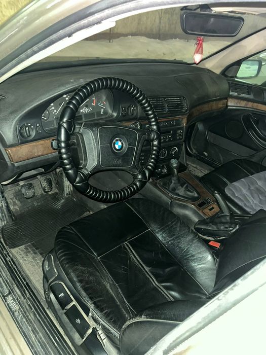 Продам BMW 46. В хорошем рабочем состоянии.