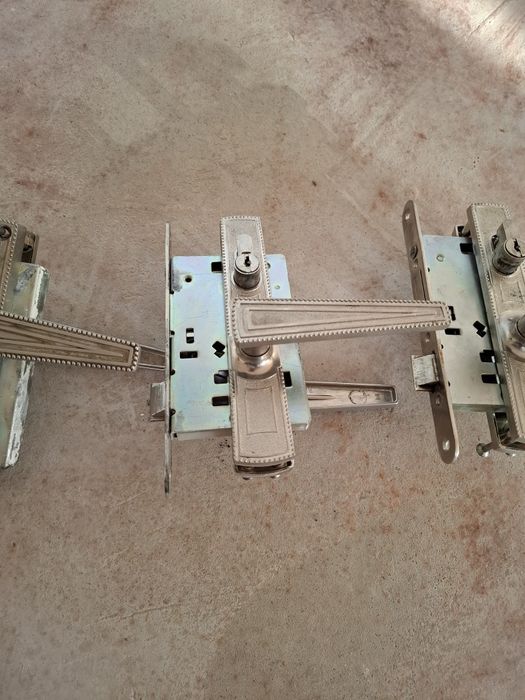 Замок дверные российский