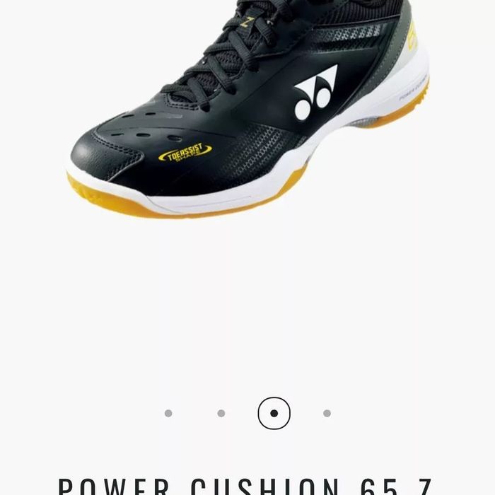 Топовые кроссовки для бадминтона Yonex. Размеры есть.  Доставка.