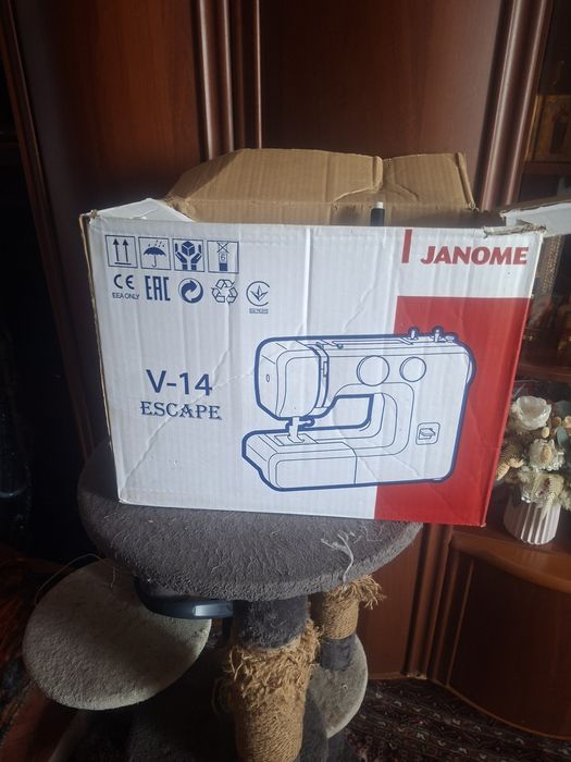 Продам швейную машинку