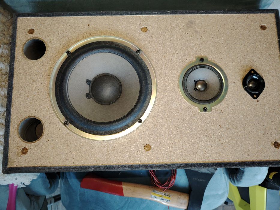 Boxe lemn  Sony 3 cai