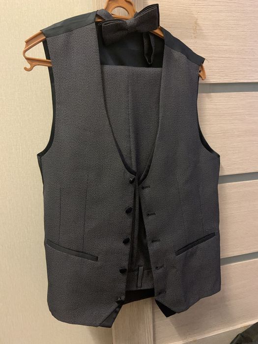 Классические костюмы