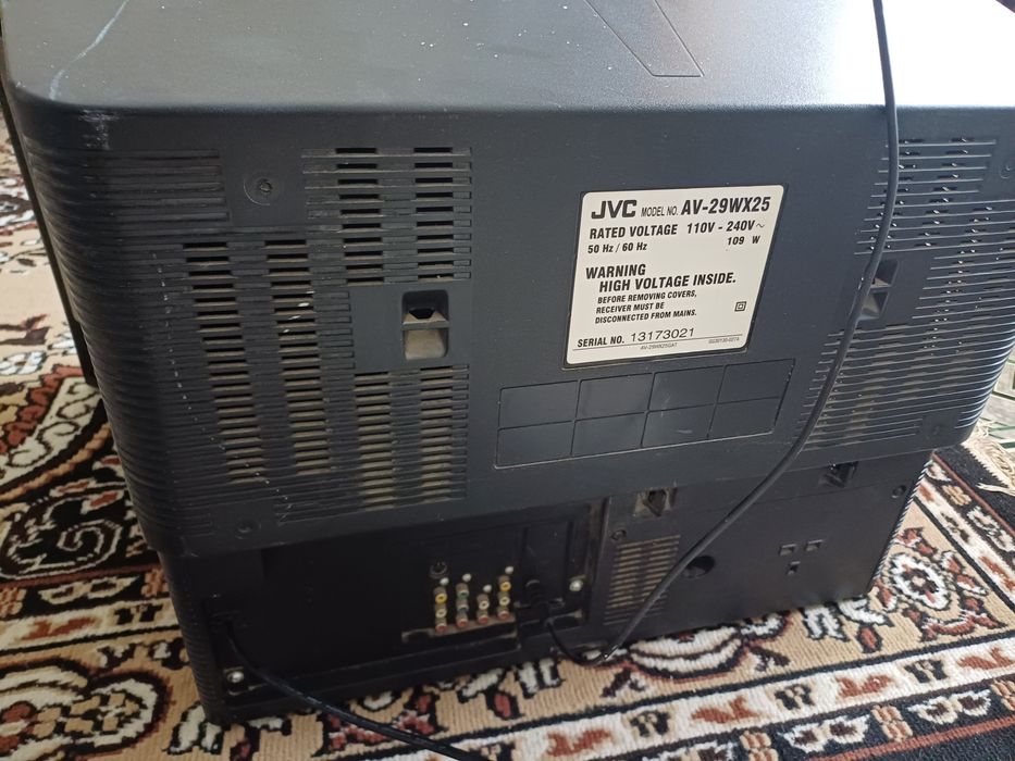 Продам  б/у телевизор