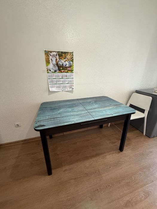 Стол продается обеденный стол