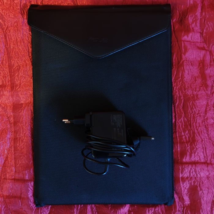 Лаптопи Asus Transformer 13"  u Lenovo 15,6". Като нови