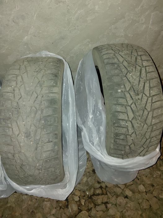 Продам комплект покрышак