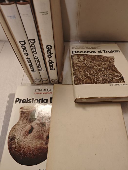 Set Strămoșii Romanilor, Complet, 5 vol,Impecabil, Etui,Brosuri
