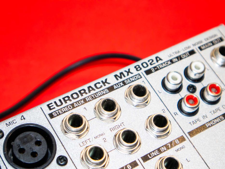 Behringer Eurorack MX802A 8-канален аудио миксер употребяван, работещ