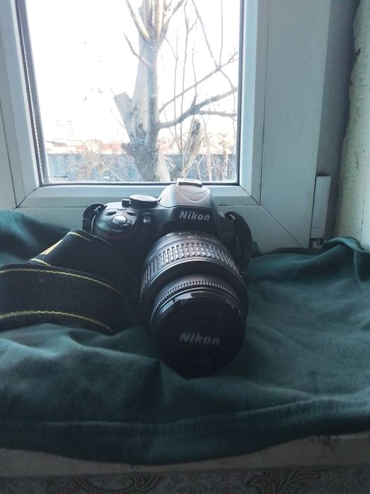 Продаёт фотоаппарат Nikon D5100