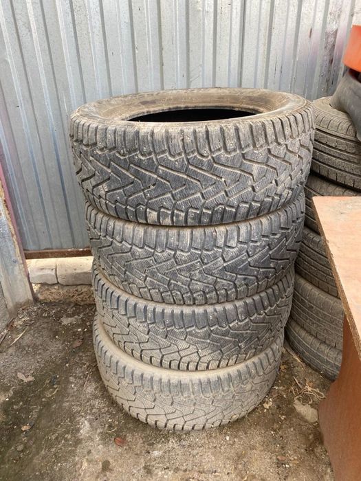 Шины зимни с шипами