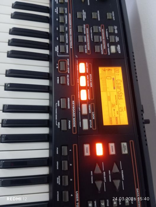 Roland stare foarte buna plus boxă ce se vede in poze  doar la schimb