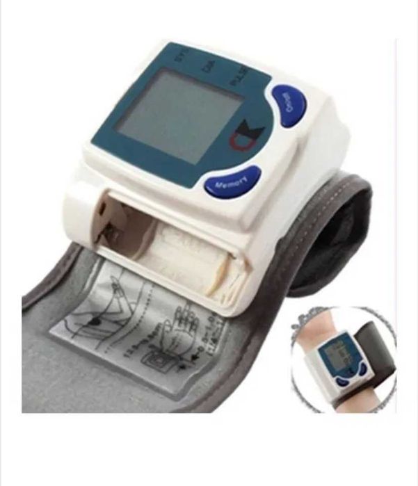 Апарат за измерване на кръвно налягане, 70 х 72 х 23 ММ, бял