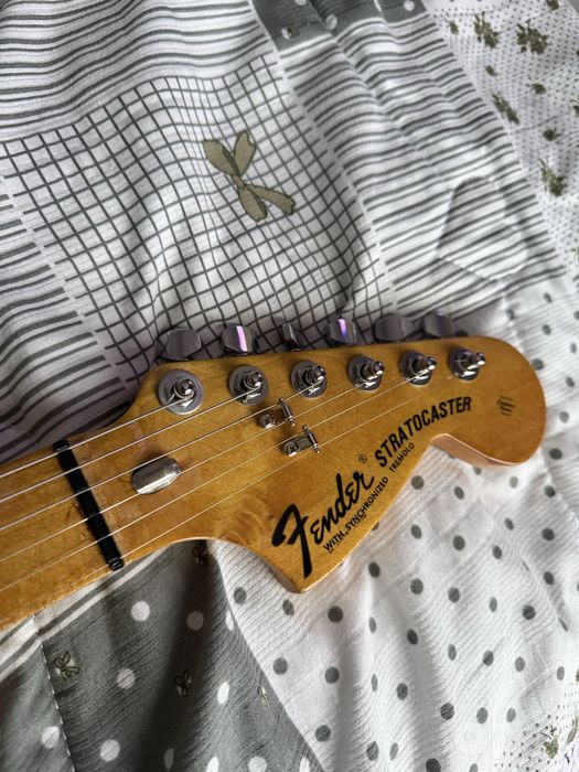 fender strotocaster (japon)