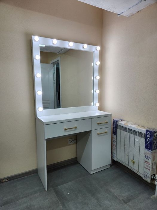 Гримёрный зеркало